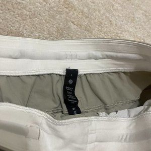 Lululemon License to Train Short 7" - Size L - Raw Linen